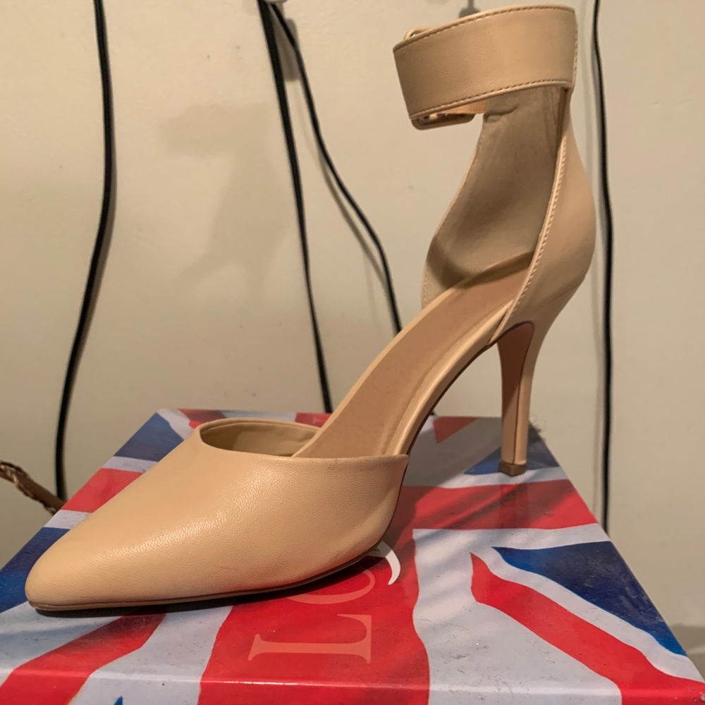 Ladies shoes